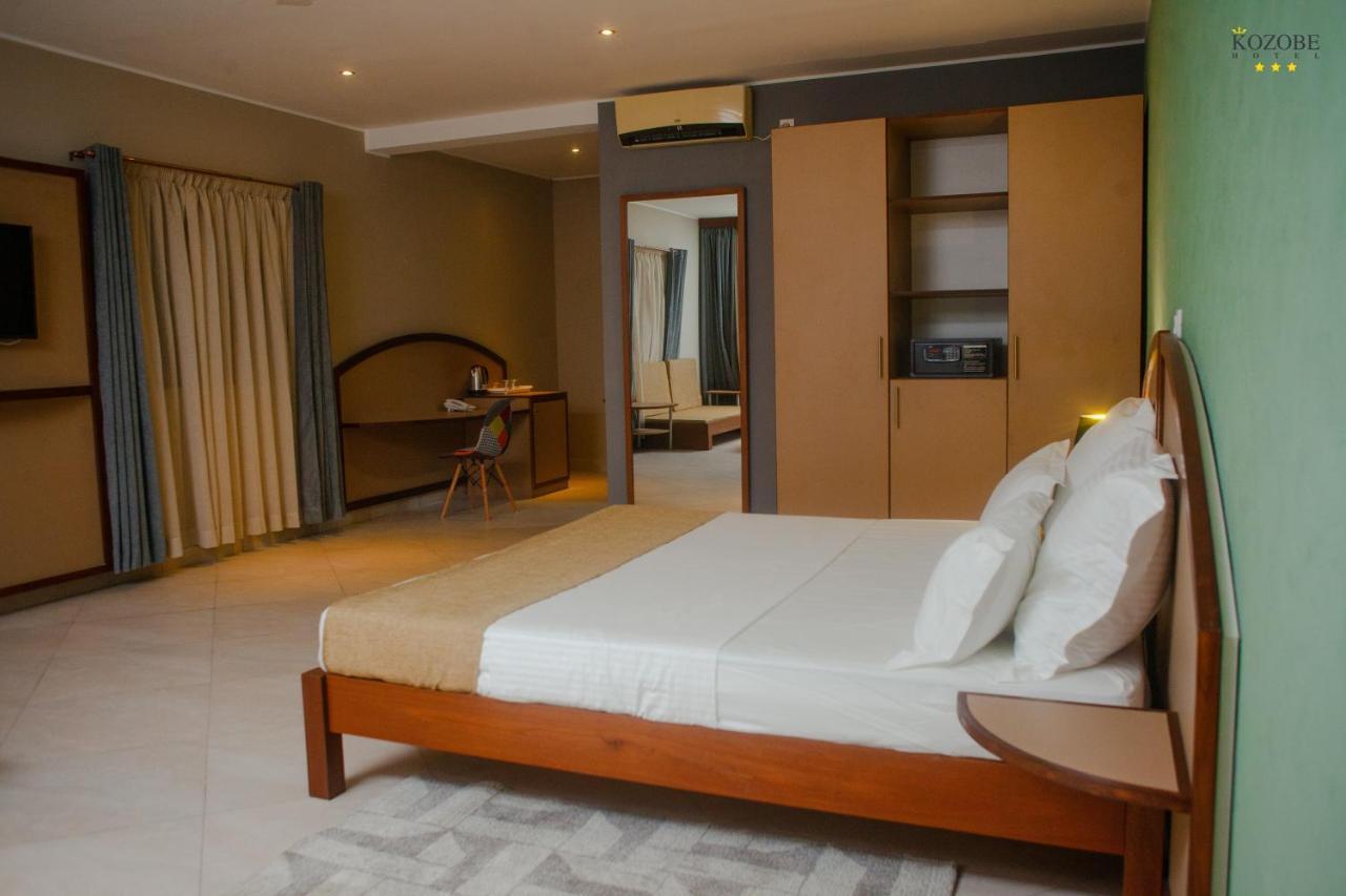 Kozobe Hotel Ambilobe エクステリア 写真